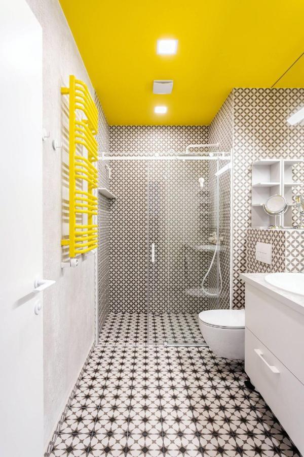 Happy Inn Vip, Self Check-In-24X7, A-C, Parking-In-The-Underground-Garage VNO Extérieur photo