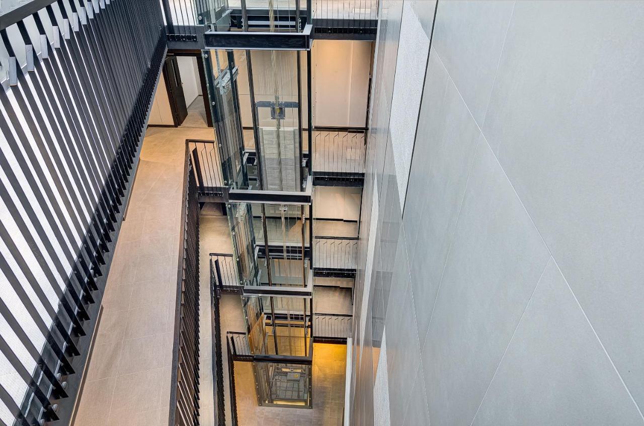 Happy Inn Vip, Self Check-In-24X7, A-C, Parking-In-The-Underground-Garage VNO Extérieur photo