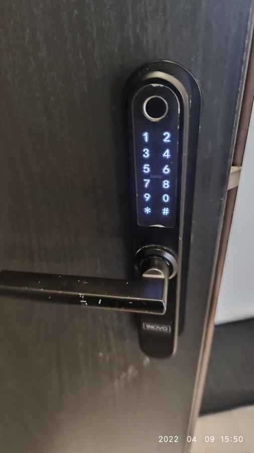 Happy Inn Vip, Self Check-In-24X7, A-C, Parking-In-The-Underground-Garage VNO Extérieur photo