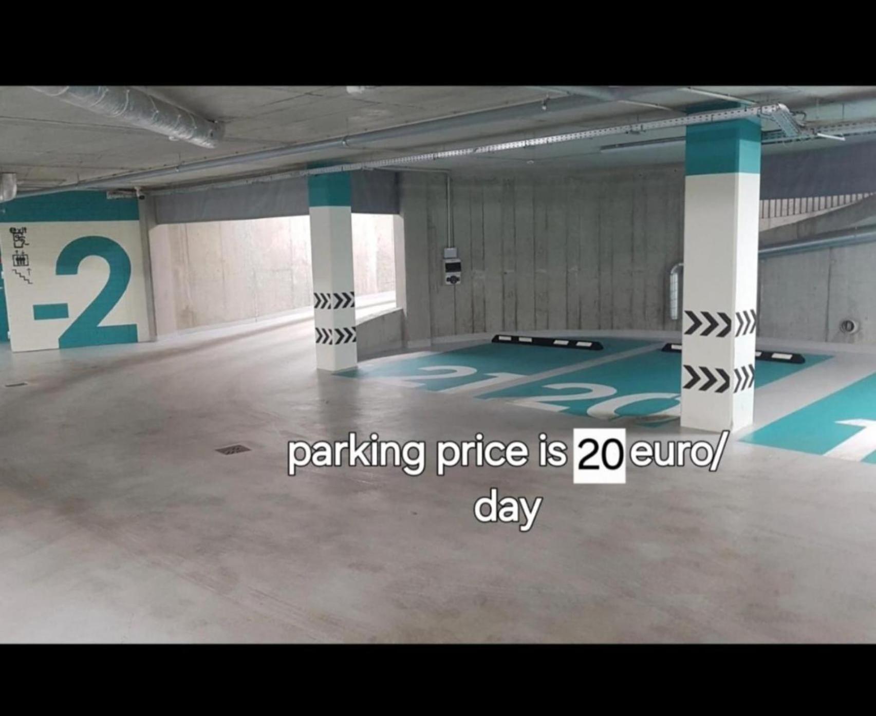 Happy Inn Vip, Self Check-In-24X7, A-C, Parking-In-The-Underground-Garage VNO Extérieur photo